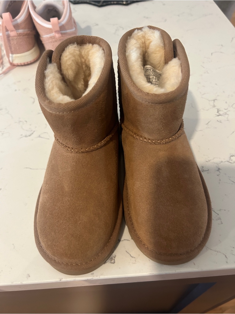 UGG Kids Short Shearling-Lined Boots - Chestnut